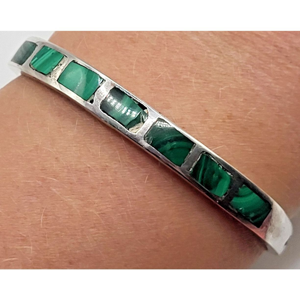 Artisan Native Malachite Inlay Bangle Bracelet 225in Dia 50$